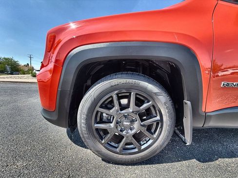 Used 2021 Jeep Renegade Latitude w/ Convenience Group FWD image 17