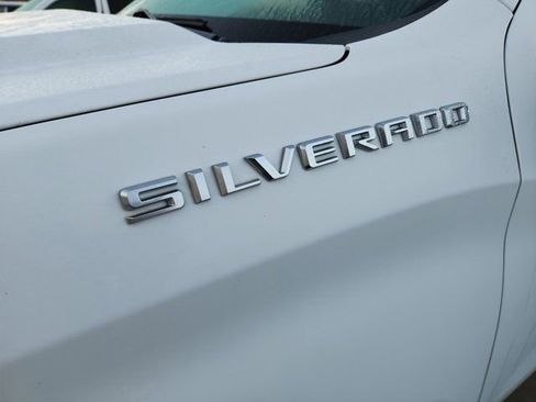Used 2023 Chevrolet Silverado 1500 Custom image 9