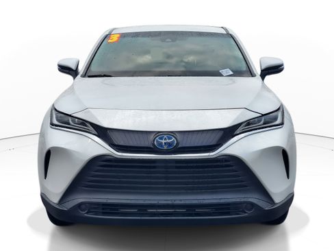 Certified 2023 Toyota Venza LE image 2