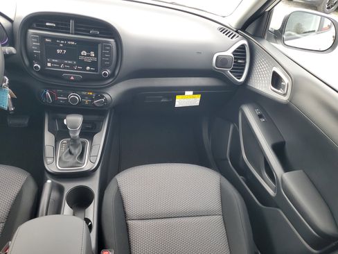Used 2025 Kia Soul LX image 31