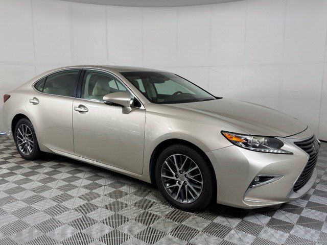 Used 2016 Lexus ES 350 w/ Luxury Package w/Wood Trim FWD image 10