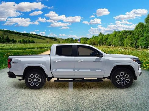 Used 2026 Chevrolet Colorado Z71 w/ Technology Package AWD/4WD image 7