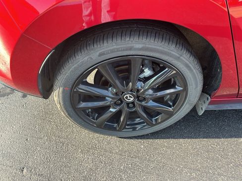 Certified 2025 MAZDA MAZDA3 Hatchback w/Premium Plus Pkg image 37