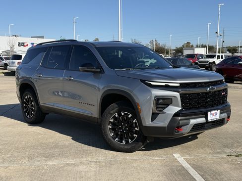 Used 2023 Chevrolet Tahoe Z71 w/ Luxury Package image 2