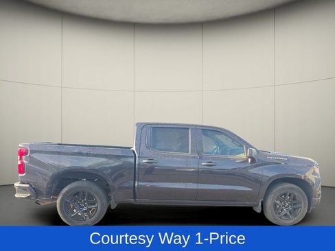 Used 2023 Chevrolet Silverado 1500 Custom RWD image 9