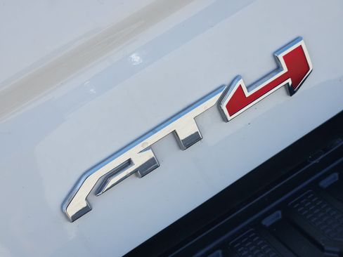Used 2024 GMC Sierra 1500 AT4 w/ Technology Package AWD/4WD image 13