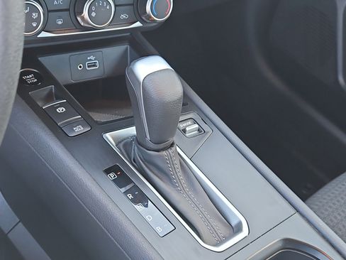 Used 2025 Nissan Kicks S image 23