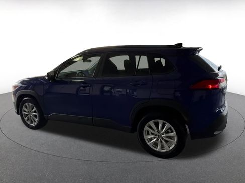 Used 2025 Toyota Corolla Cross LE image 8