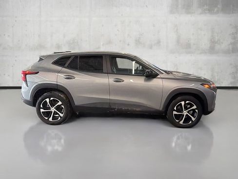 Used 2025 Chevrolet Trax RS w/ Driver Confidence Package image 4