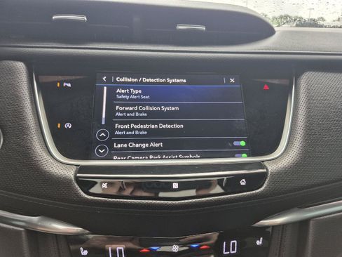 Used 2021 Cadillac XT5 Premium Luxury w/ LPO, Floor Liner Package FWD image 5