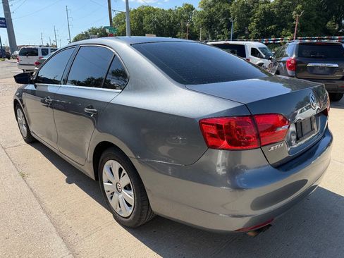 Used 2013 Volkswagen Jetta SE FWD image 5