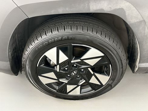 Used 2025 Hyundai Kona SEL image 11