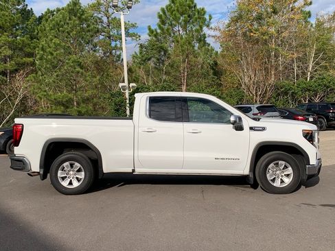 Used 2025 GMC Sierra 1500 SLE w/ Preferred Package image 2