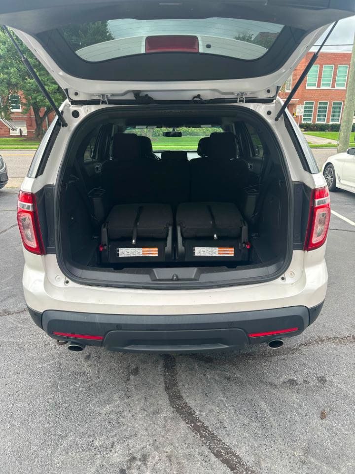 Used 2014 Ford Explorer XLT w/ Equipment Group 201A AWD/4WD image 23