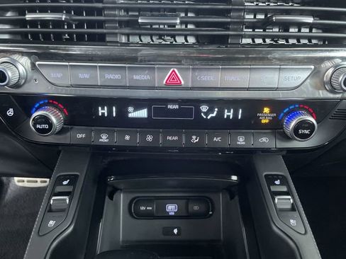 Used 2022 Kia Telluride SX w/ SX Prestige Package image 25