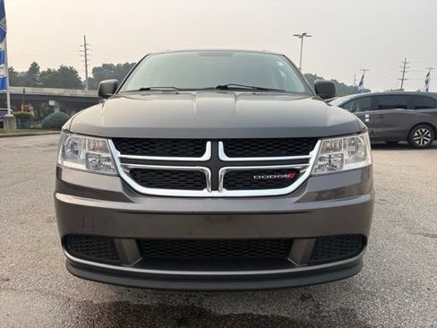 Used 2017 Dodge Journey SE w/ Flexible Seating Group FWD image 23