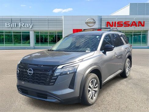 New 2026 Nissan Pathfinder SL image 2