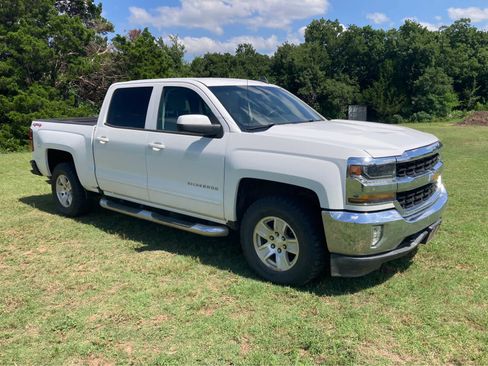 Used 2018 Chevrolet Silverado 1500 LT w/ All Star Edition AWD/4WD image 9