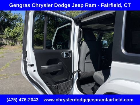 Used 2024 Jeep Wrangler Unlimited w/ Convenience Group AWD/4WD image 19
