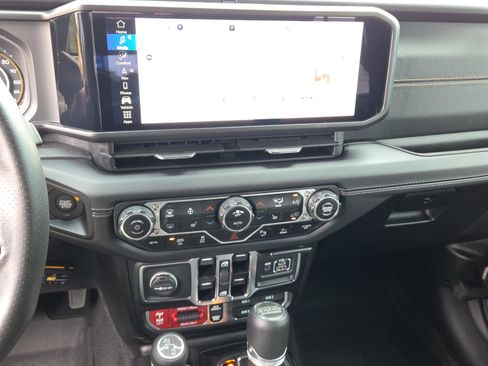 Used 2025 Jeep Wrangler Unlimited Rubicon 392 image 19