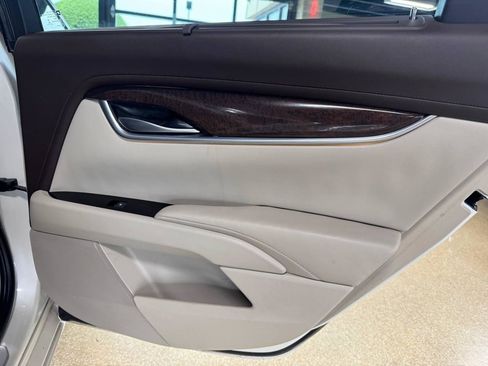 Used 2013 Cadillac XTS Premium FWD image 12