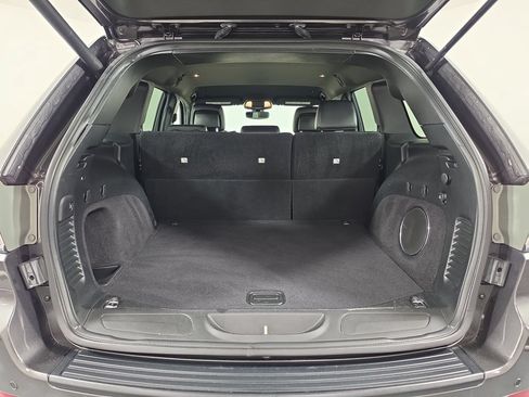 Used 2019 Jeep Grand Cherokee Laredo w/ Laredo X Package AWD/4WD image 32