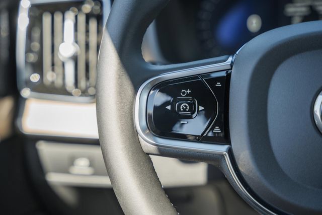 New 2027 Volvo XC90 B6 Plus AWD/4WD image 30