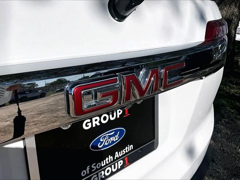 Used 2022 GMC Acadia SLE FWD image 31