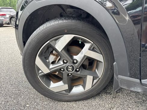 Used 2023 Hyundai Venue SEL FWD image 9