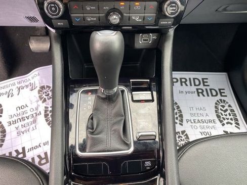 Used 2024 Jeep Compass Limited image 29