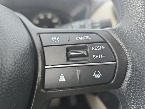 Used 2023 Honda HR-V LX image 17