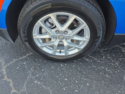 Used 2024 Chevrolet Equinox LT w/ LPO, Floor Liner Package FWD image 10