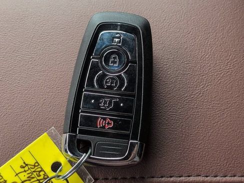 Used 2025 Lincoln Navigator Reserve AWD/4WD image 28