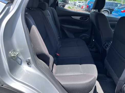 Used 2018 Nissan Rogue Sport S AWD/4WD image 4