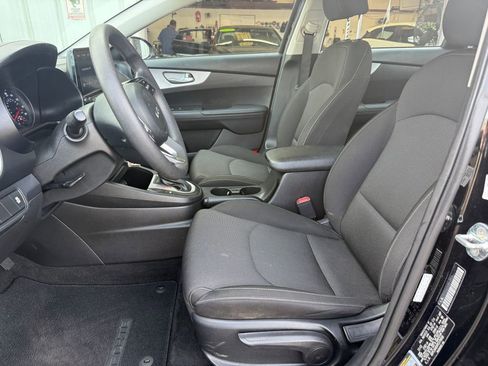 Used 2023 Kia Forte LXS FWD image 11