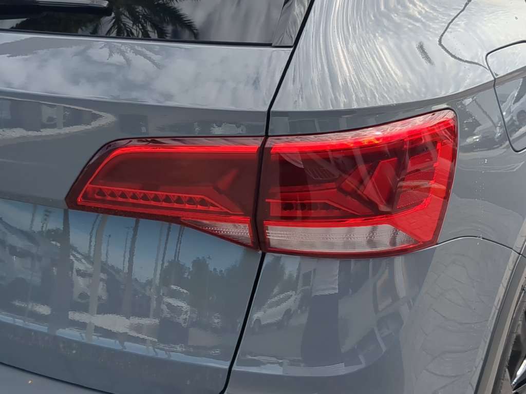 Certified 2023 Volkswagen Taos SE w/ Panoramic Sunroof Package FWD image 9