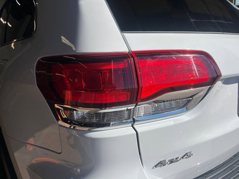 Used 2022 Jeep Grand Cherokee Limited image 27