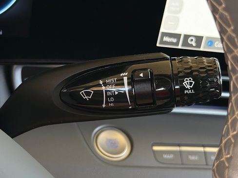 Certified 2025 Hyundai Elantra SEL FWD image 19