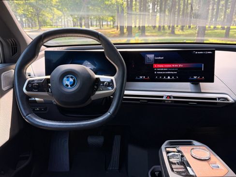 Used 2024 BMW iX M60 AWD/4WD image 3