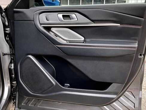 Certified 2025 Ford Explorer ST image 25