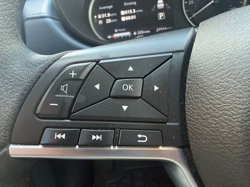 Used 2025 Nissan Versa SV FWD image 21