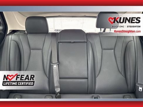 Used 2023 Buick Envision Essence image 29