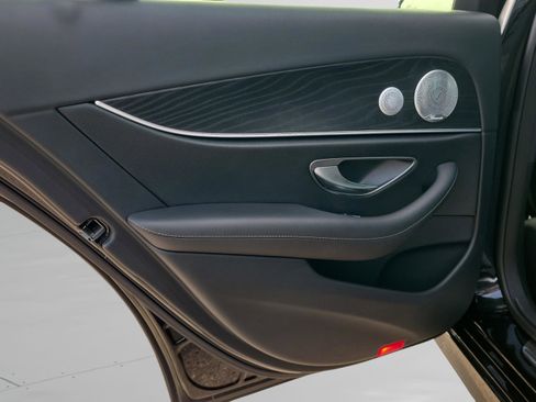 Used 2020 Mercedes-Benz E 350 Sedan image 12