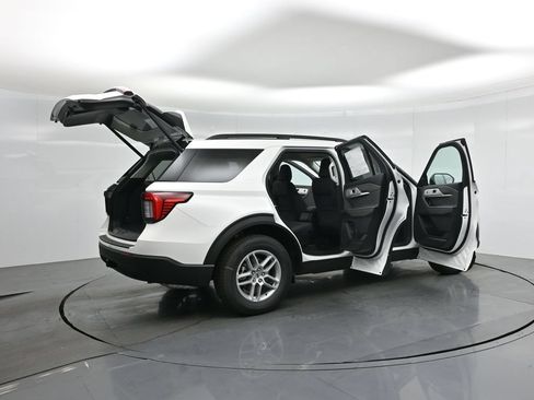 New 2026 Ford Explorer Active RWD image 5