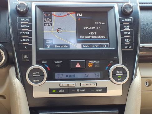 Used 2013 Toyota Camry XLE FWD image 6