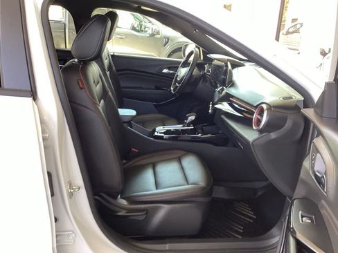 Used 2026 Chevrolet Trax RS FWD image 36