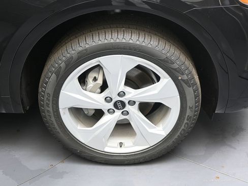 Used 2025 Audi Q5 2.0T Premium Plus w/ Premium Plus Package image 9