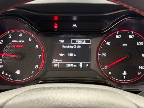 Used 2024 Chevrolet Trax RS w/ Sunroof Package image 34