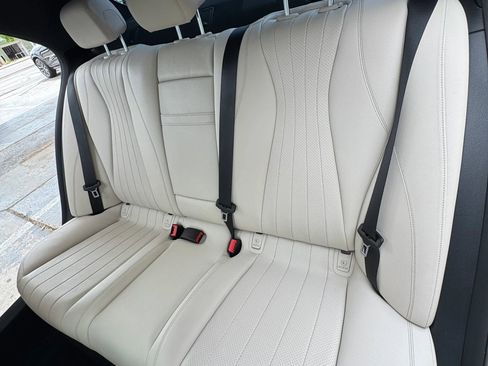 Used 2017 Mercedes-Benz E 300 image 21