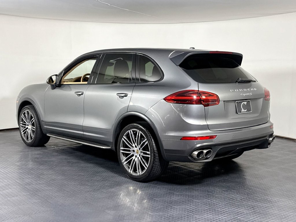 Used 2017 Porsche Cayenne S AWD/4WD image 3